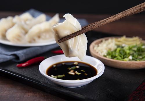 元旦为什么要吃饺子（元旦为什么要吃饺子和年糕）