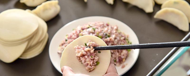 包好饺子常温能放多久（现包饺子常温能放多久）