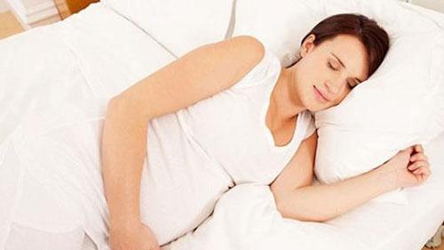 孕妇睡觉的正确姿势 孕妇睡觉的正确姿势是什么