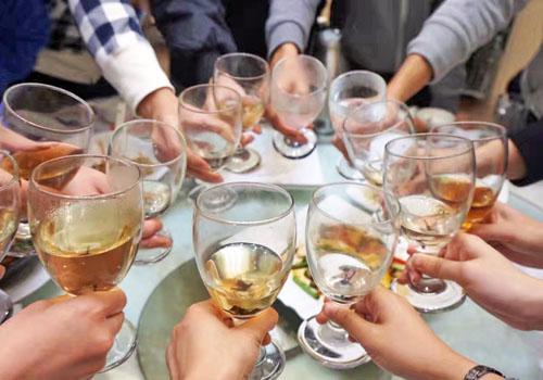 酒后呕吐可以吃吗丁啉吗 喝酒后吐可以吃吗丁啉吗