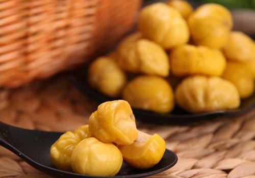 冬天吃板栗有什么好处 吃板栗要注意什么