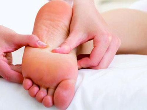 搓脚心有什么好处（怎么搓脚心有什么好处）