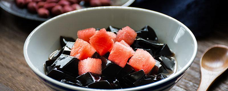黑凉粉和烧仙草一样吗 黑凉粉和烧仙草区别