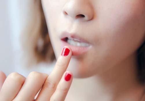 嘴角起泡是什么原因(小孩嘴角起泡是什么原因)