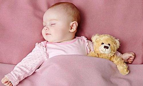 宝宝睡多久正常 一岁宝宝睡多久正常