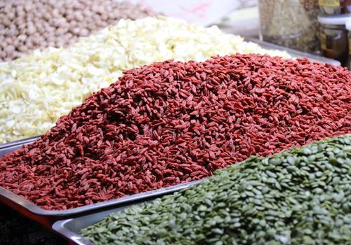 常吃枸杞对身体有什么好处 常吃枸杞对身体有什么好处和坏处