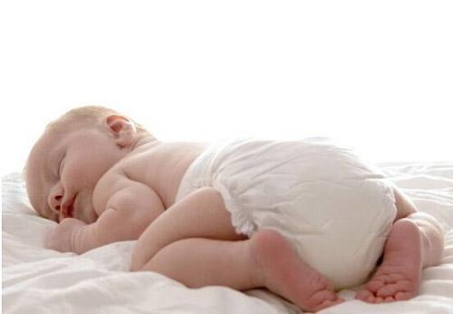 宝宝换尿布的正确方法(宝宝换尿布的正确方法视频教程)