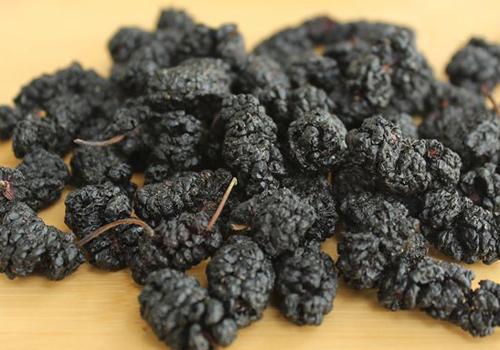 桑葚干怎么泡水多少度 桑葚干泡水多少度好