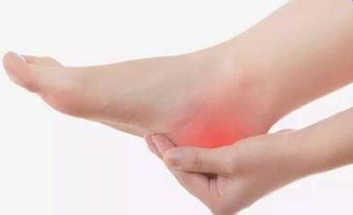 脚后跟疼怎么办（脚后跟疼怎么办?五个办法帮您缓解疼痛）