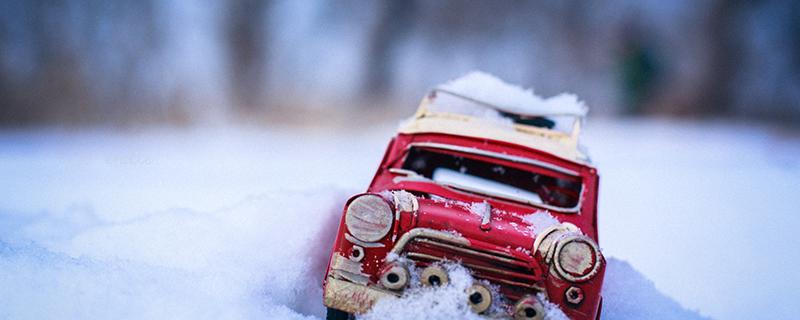 冬天小车里怎么过夜（冬天怎么在车上过夜）