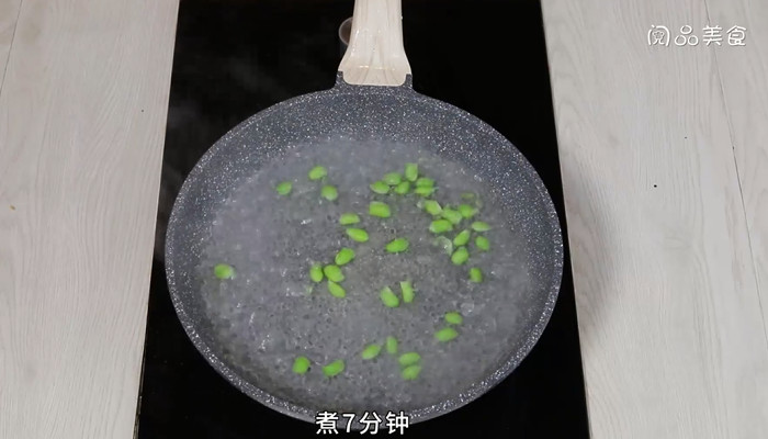 青椒榨菜炒毛豆的做法 青椒榨菜炒毛豆怎么做