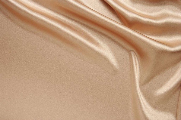 夏季衣服适合什么面料 哪种面料的衣服适合夏天