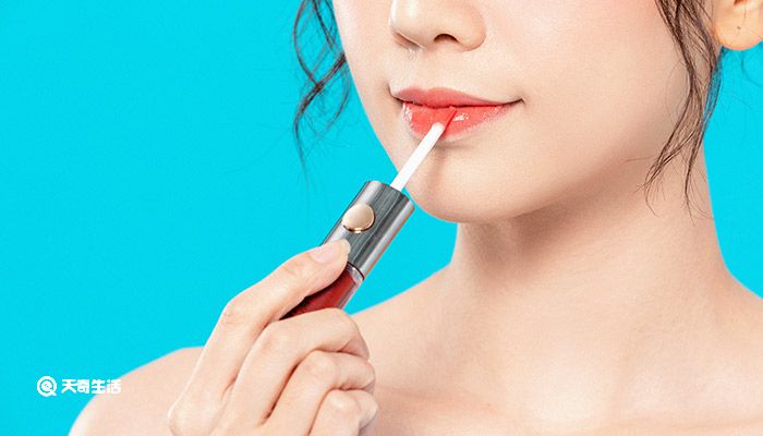 迪奥丝绒和哑光有什么区别 迪奥丝绒和哑光的区别