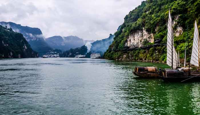 三峡主旨句是哪一句 三峡中心句是什么