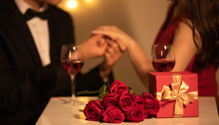 女生粉水晶戴左手还是右手 女生粉水晶戴右手还是左手