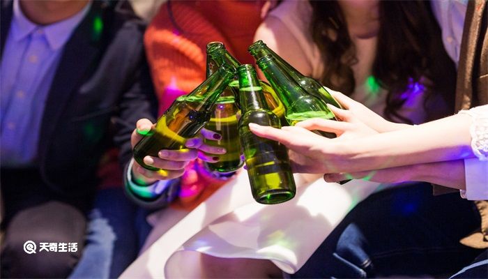 啤酒为什么不用塑料瓶 啤酒为什么不用塑料瓶包装