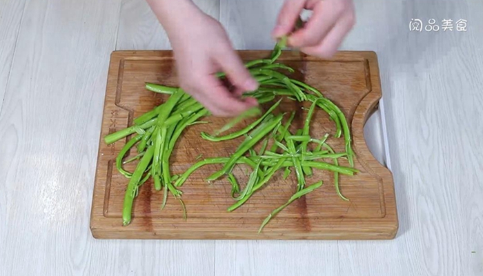 五花肉炒空心菜杆的做法 五花肉炒空心菜杆怎么做