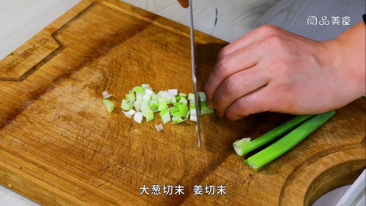 槐花鸡蛋饺子的做法 槐花鸡蛋饺子怎么做