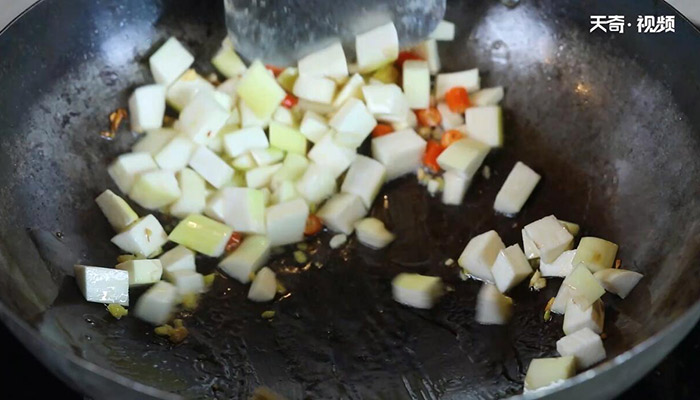 茭白肉丁的做法 茭白肉丁怎么做