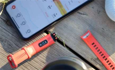 华为手环4开机键在哪