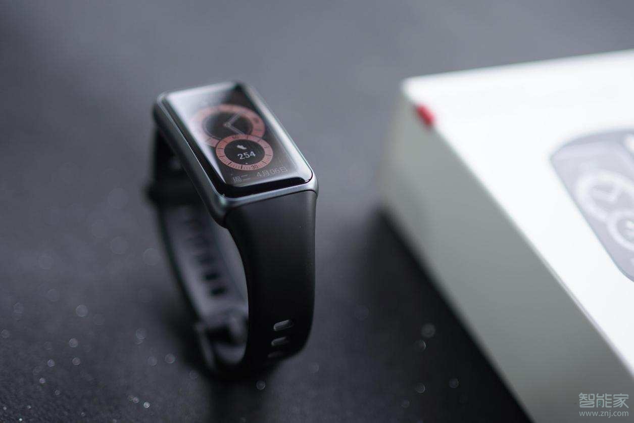 华为手环6是全面屏吗