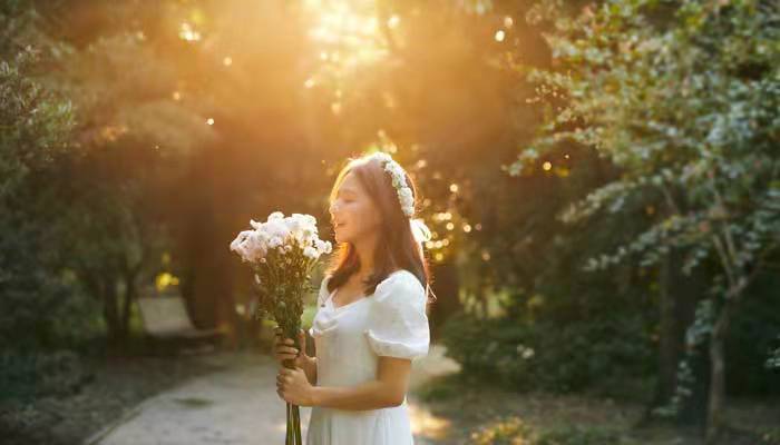 美人的诗词 关于美人的诗词