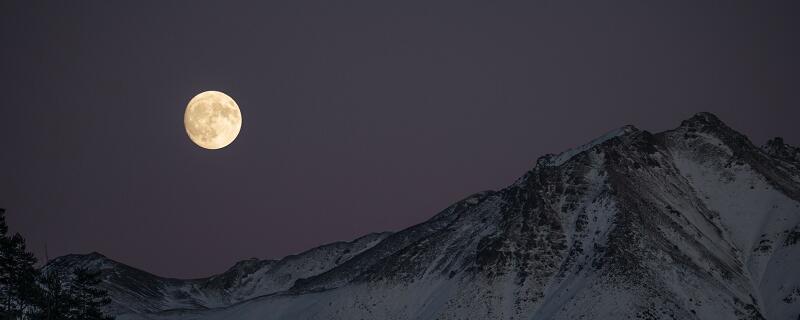 盖中秋之月临水之观独往而远人于是为备翻译 盖中秋之月临水之观独往而远人于是为备是什么意思