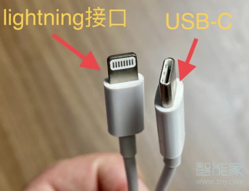 苹果12自带充电线怎么用