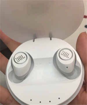 JBL FREE X蓝牙耳机怎么开关机
