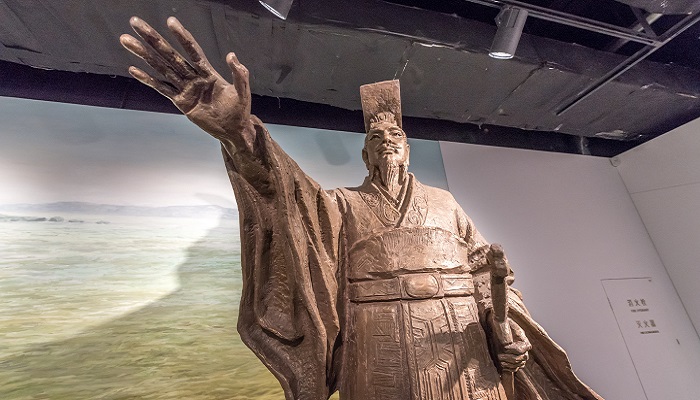 秦始皇死后谁继承了他的皇位 秦始皇死后谁当上了皇上