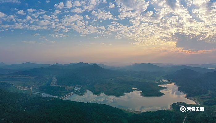 青山常在绿水长流是什么意思 青山常在水长流是什么意思