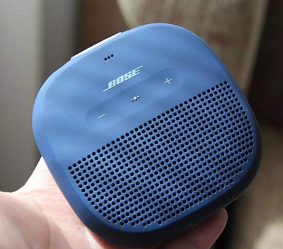 SoundLink Micro在连接交流电源时音响不启动怎么办