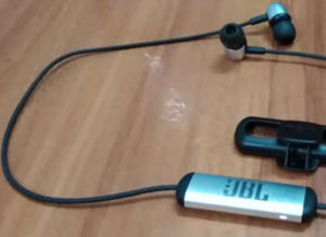 JBL DUET MINI BT耳机怎么看剩余电量