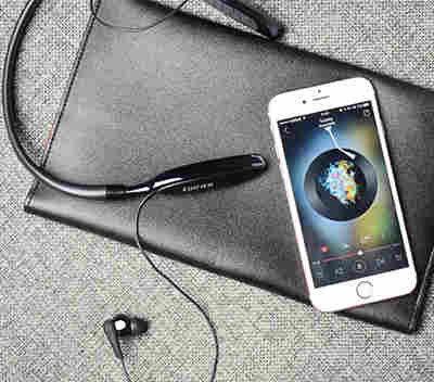 漫步者W360BT耳机怎么连接两台手机