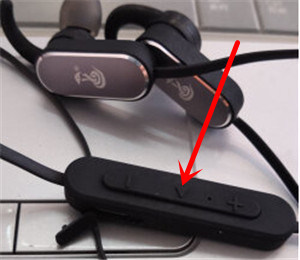 蛇圣f1耳机怎么开机和关机