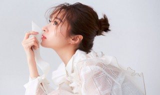 形容女子气质清雅的短句 形容女子气质清雅的短句有什么