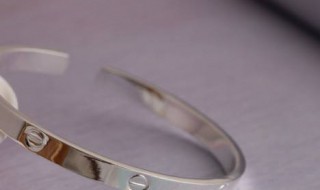 戴银手镯应该戴在哪只手上 戴的手上介绍