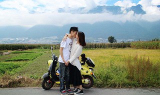 情侣开车在路上心情短语 情侣开车在路上语录