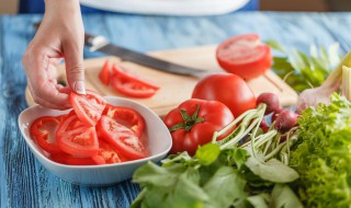 西红柿黄瓜汤的做法 西红柿黄瓜汤的烹饪方法