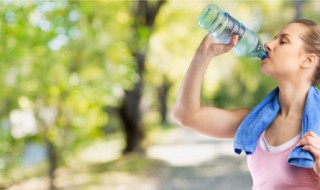 过期的水能喝吗 过期的水能不能喝