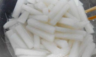 酸辣白萝卜的做法 酸辣白萝卜的做法是什么