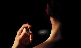 香水怎么使用比较好 香水的标准使用方法