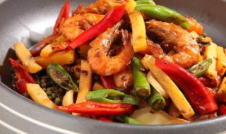 正宗干锅虾怎么做 做法简单易懂麻辣鲜香过瘾