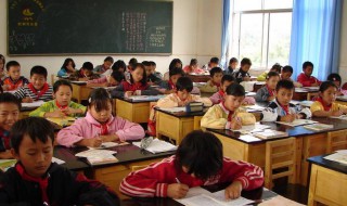 不教胡马度阴山的前一句 前一句是但使龙城飞将在