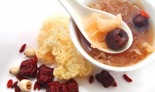 银耳莲子红枣汤的功效与作用做法 银耳莲子汤做法