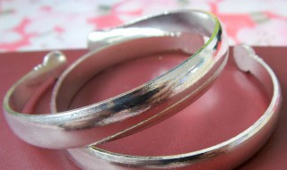 怎么鉴定银手镯的真假小窍门 鉴定银手镯的真假的方法
