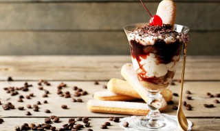 咖啡冰激凌的做法 双色咖啡冰激凌杯的家常做法分享