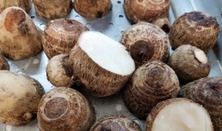 草菇芋头煲简单做法 草菇芋头煲应该怎么做