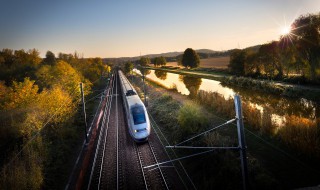 高铁怎么供电 关于高铁的供电方法介绍