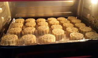 自己动手烤制月饼的做法 烤制月饼的做法